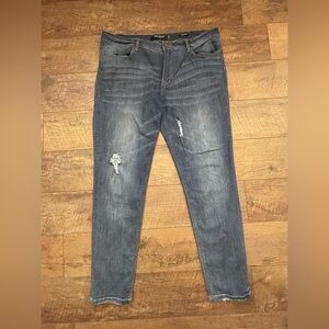 Max Jeans Women’s Dark Wash Distressed Boyfriend Jeans Size 14